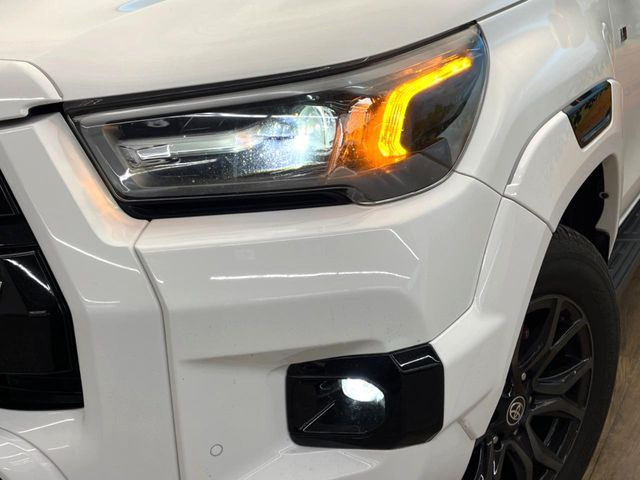 �yLED�w�b�h���C�g�z���V����ԑ��s�����ǍD�Ȏ��E���m�ۂ����S���ĉ^�]�ł��鍂�P�xLED�w�b�h���C�g�𑕔�!�_�����x�������A����d�͂��}�����Ă��܂��B