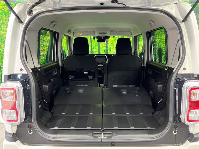 ���i�̂���������ʋ΁A���}���ɏ\���ȉ׎��X�y�[�X���m�ۂ��Ă���܂��B�Z�J���h�V�[�g��|���ƁA�傫�ȉו��̐ύڂ��\�ł���