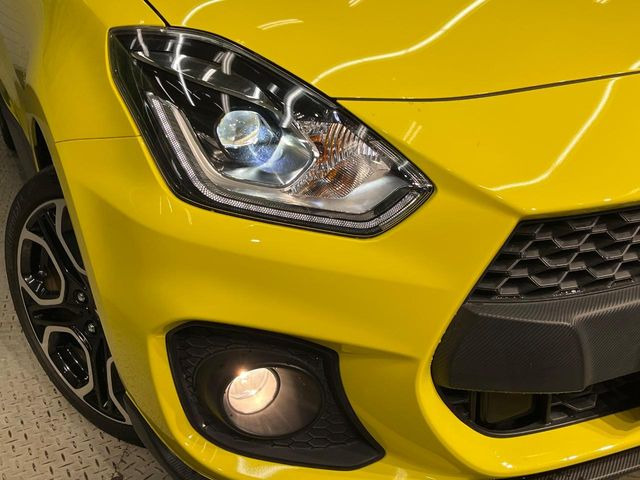 �yLED�w�b�h���C�g�z���V����ԑ��s�����ǍD�Ȏ��E���m�ۂ����S���ĉ^�]�ł��鍂�P�xLED�w�b�h���C�g�𑕔�!�_�����x�������A����d�͂��}�����Ă��܂��B