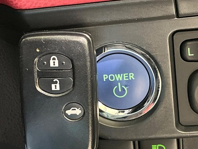 �y�X�}�[�g�L�[�z�J�o����|�P�b�g�ɓ��ꂽ�܂܂ł��h�A�̎{���E�������\�ȃX�}�[�g�L�[�𑕔��B�G���W���̃I���E�I�t�����J�M�����o���K�v����������Ƃ��Ă��֗��ł���