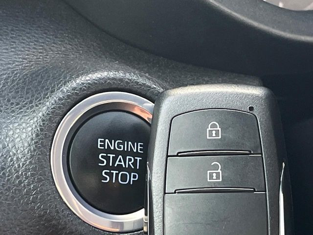 �y�X�}�[�g�L�[�z�J�o����|�P�b�g�ɓ��ꂽ�܂܂ł��h�A�̎{���E�������\�ȃX�}�[�g�L�[�𑕔��B�G���W���̃I���E�I�t�����J�M�����o���K�v����������Ƃ��Ă��֗��ł���