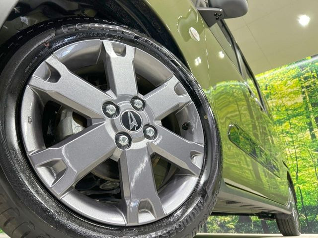 【純正15インチアルミホイール】外観にマッチした純正アルミホイールを装着しております。各種社外アルミホイールや、スタッドレスタイヤも取扱いしております。是非ご相談ください♪