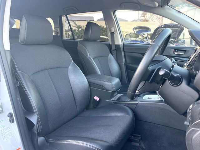 �y�n�[�t���U�[�V�[�g�z�������ƍ���S�n�𗼗������l�C�̃V�[�g���w�ʁE���ʂ̃t�@�u���b�N�f�ނ́A�ʋC���̗ǂ��⊊��ɂ����ɗD��Ă��܂��B�C���╞���ɍ��E���ꂸ���K�ɂ���肢�������܂��B