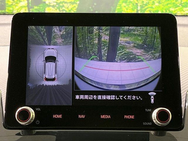 �y�}���`�e���C�����j�^�[�z�Ԃ̃t�����g��T�C�h�̃J�����摜�𓯎��Ƀ��j�^�[�\�����邱�ƂŁA���H�⋷�����𑖍s���ł����͂̏󋵊m�F���ł����S!�{�iSUV�ɂ��ꂵ�������ł���