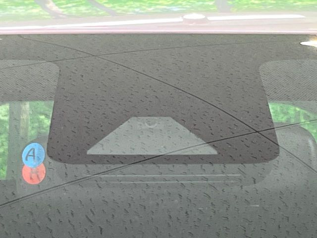 �y�g���^�Z�[�t�e�B�Z���X�z���s���ɑO���̎ԗ�����F�����A�Փ˂������Ȏ��͌x��ƃu���[�L�ŏՓˉ���Ɣ�Q�y�����A�V�X�g�B�����S�Ƀh���C�u�����y���݂��������܂��B