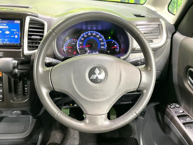 �y�����v�����X�e�A�����O�z�㎿�Ȋv���g�p���邱�ƂŁA��ɂ����������݂ƂĂ��^�]���₷���n���h���ł���