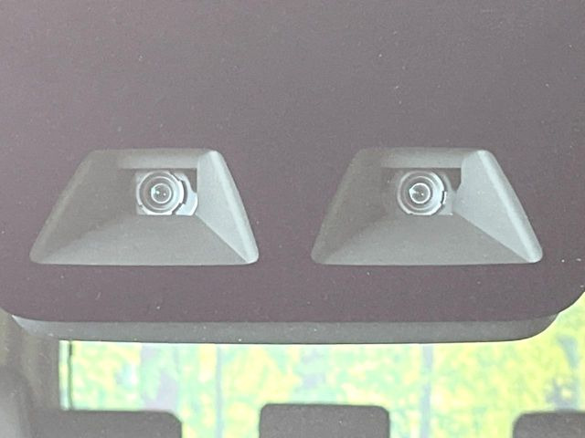 �y�X�}�[�g�A�V�X�g�z���s���ɑO���̎ԗ�����F�����A�Փ˂������Ȏ��͌x��ƃu���[�L�ŏՓˉ���Ɣ�Q�y�����A�V�X�g�B�����S�Ƀh���C�u�����y���݂��������܂��B