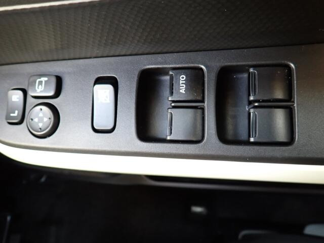 �d���i�[���h�A�~���[�E�p���[�E�B���h�E�������Ă��܂��B