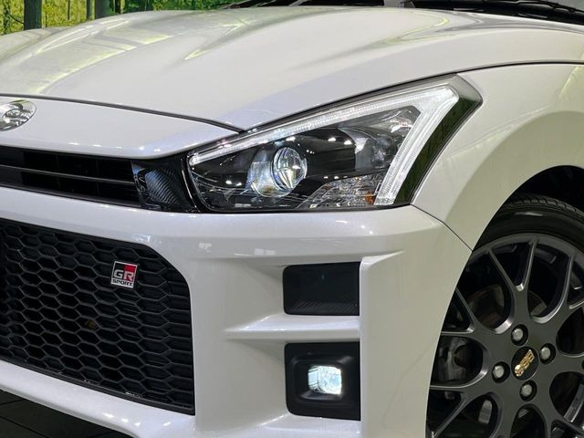 �yLED�w�b�h���C�g�z���V����ԑ��s�����ǍD�Ȏ��E���m�ۂ����S���ĉ^�]�ł��鍂�P�xLED�w�b�h���C�g�𑕔�!�_�����x�������A����d�͂��}�����Ă��܂��B