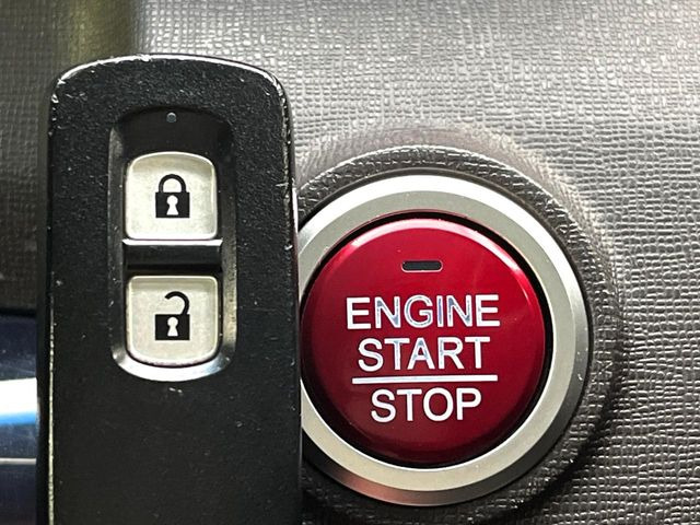 �yHonda�X�}�[�g�L�[�z�J�o����|�P�b�g�ɓ��ꂽ�܂܂ł��h�A�̎{���E�������\�ȃX�}�[�g�L�[�𑕔��B�G���W���̃I���E�I�t�����J�M�����o���K�v����������Ƃ��Ă��֗��ł���