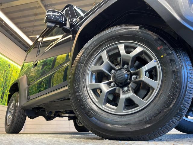 �y����15�C���`�A���~�z�C�[���z�O�ςɃ}�b�`���������A���~�z�C�[���𑕒����Ă���܂��B�e��ЊO�A���~�z�C�[����A�X�^�b�h���X�^�C�����戵�����Ă���܂��B���񂲑��k����������