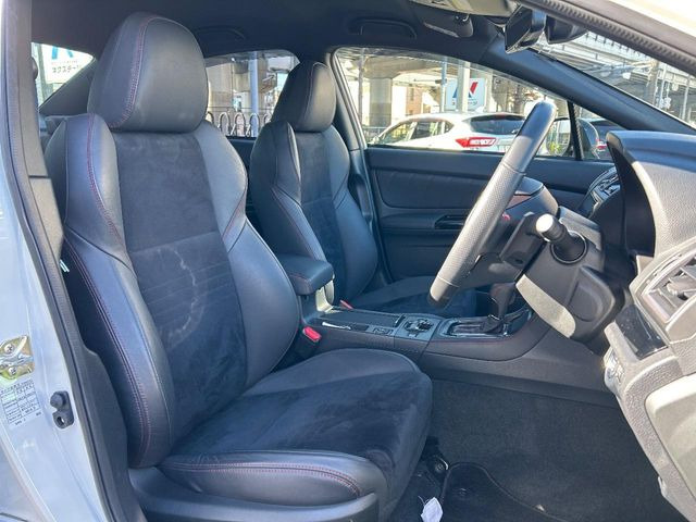 �y�n�[�t���U�[�V�[�g�z�������ƍ���S�n�𗼗������l�C�̃V�[�g���w�ʁE���ʂ̃t�@�u���b�N�f�ނ́A�ʋC���̗ǂ��⊊��ɂ����ɗD��Ă��܂��B�C���╞���ɍ��E���ꂸ���K�ɂ���肢�������܂��B