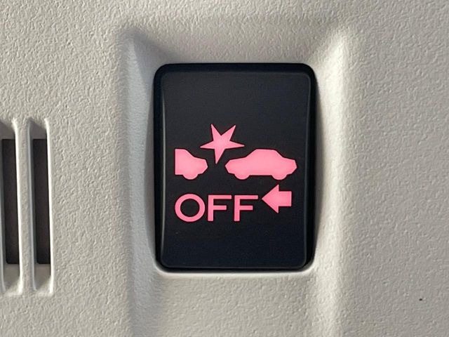 �y�A�C�T�C�gVer3�z�O���̎ԗ��������m���A�Փ˂������Ȏ��͌x��Œ��ӂ𑣂��A�u���[�L�𓥂ޗ͂��T�|�[�g�B�u���[�L�𓥂߂Ȃ������ꍇ�͏Փ˔�Q�y���u���[�L���쓮�A�Փˉ�����T�|�[�g���܂��B