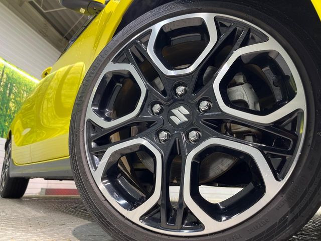 �y����17�C���`�A���~�z�C�[���z�O�ςɃ}�b�`���������A���~�z�C�[���𑕒����Ă���܂��B�e��ЊO�A���~�z�C�[����A�X�^�b�h���X�^�C�����戵�����Ă���܂��B���񂲑��k����������