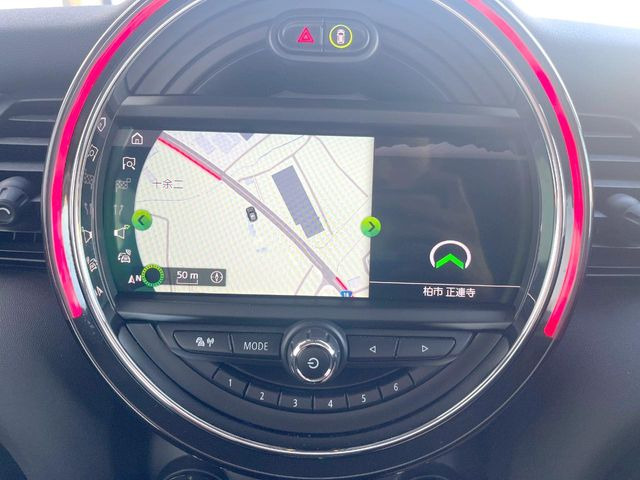 �������i�r:��̊��̂���i�r�́A����������ԓ������o���Ă���܂��B�I�[�f�B�I�@�\���[�����Ă���܂��̂ŁA�^�]�����y���߂܂���