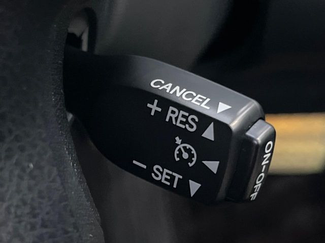 �y�N���[�Y�R���g���[���z�������H�����N���N���s�B�A�N�Z���𗣂��Ă���葬�x�ő��s���ł��A�������^�]���̕��S���y��!�����E�������ȒP�ȃX�C�b�`����Œ����ł��܂��B