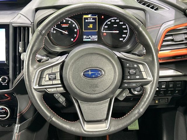 �y�����v�����X�e�A�����O�z�㎿�Ȋv���g�p���邱�ƂŁA��ɂ����������݂ƂĂ��^�]���₷���n���h���ł���