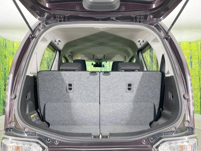 ���i�̂���������ʋ΁A���}���ɏ\���ȉ׎��X�y�[�X���m�ۂ��Ă���܂��B�Z�J���h�V�[�g��|���ƁA�傫�ȉו��̐ύڂ��\�ł���