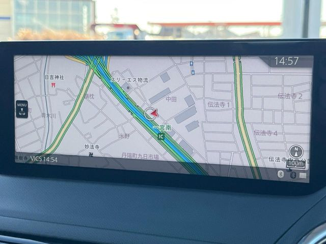 �y�}�c�_�R�l�N�g�i�r�z�ԓ��̕��͋C�Ƀ}�b�`������̌^�^�C�v�̃i�r�B�e����q�ݒ��Bluetooth�Đ����A�l�X�ȋ@�\���y���߂܂��B�����I�ȃ_�C�������삪�\�ŁA�g��������ǍD�ł��B