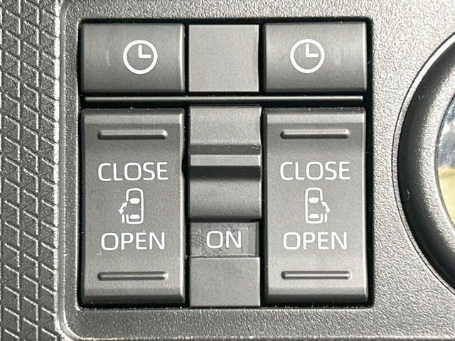 【両側パワースライドドア】スマートキーや運転席のスイッチで後席両側スライドドアの開閉が可能♪電動だから力を入れてドアを開ける必要が無く、小さなお子様でも簡単に開け閉めでき快適です♪