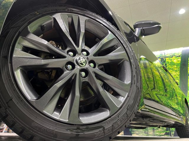 �y����17�C���`�A���~�z�C�[���z�O�ςɃ}�b�`���������A���~�z�C�[���𑕒����Ă���܂��B�e��ЊO�A���~�z�C�[����A�X�^�b�h���X�^�C�����戵�����Ă���܂��B���񂲑��k����������