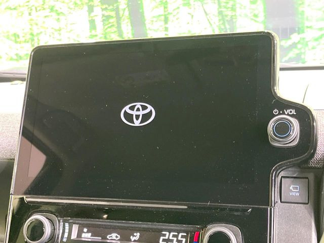 �y���[�J�[����10.5�C���`�i�r�z�������ƃC���p�N�g�̂�����ʃi�r�𑕔��B�e��I�[�f�B�I����͂������A�X�}�z�A�g���ł��闘�֐��̍����i�r�ł���