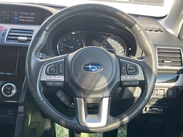 �y�����v�����X�e�A�����O�z�㎿�Ȋv���g�p���邱�ƂŁA��ɂ����������݂ƂĂ��^�]���₷���n���h���ł���