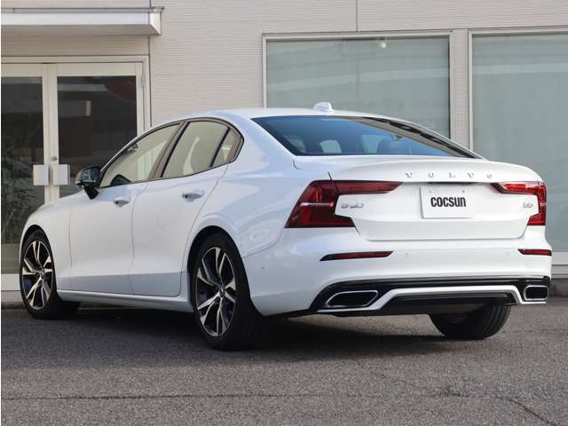 �V�i�����o�b�e���[�̓h�C�c��VARTA(�o���^)���g�p���܂��B���B�Ԃ̏����i�ɍ̗p����鍂�i���o�b�e���[�ł��B