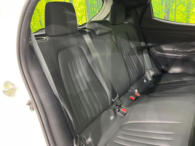 �R���p�N�g�J�[�ł����A�Z�J���h�V�[�g�͏\���ȍL����������K�ɂ���肢�������܂���V�[�g��|���đ傫�ȉו���ς񂾂�ƁA�p�r�̕����L��1��ł��B