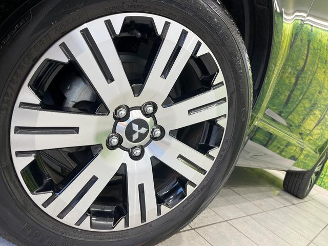 �y����18�C���`�A���~�z�C�[���z�O�ςɃ}�b�`���������A���~�z�C�[���𑕒����Ă���܂��B�e��ЊO�A���~�z�C�[����A�X�^�b�h���X�^�C�����戵�����Ă���܂��B���񂲑��k����������