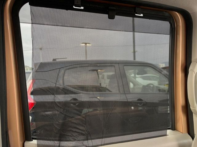 �y���[���V�F�[�h�z��������ԊO����̌���ῂ����Ƃ��ɃT�b�ƈ����o���Ďg����A���[���i�[�^�C�v�̃T���V�F�[�h�𑕔��B��Ȃɏ�������q�l���E�g�E�g�����������ȂǁA���Ђ����p����������