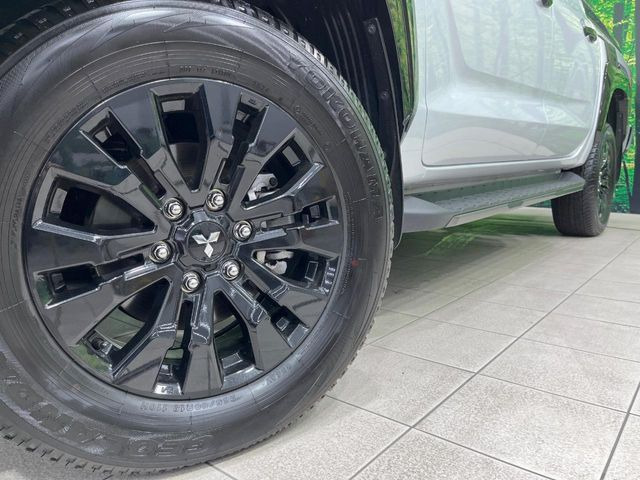 �y����18�C���`�A���~�z�C�[���z�O�ςɃ}�b�`���������A���~�z�C�[���𑕒����Ă���܂��B�e��ЊO�A���~�z�C�[����A�X�^�b�h���X�^�C�����戵�����Ă���܂��B���񂲑��k����������