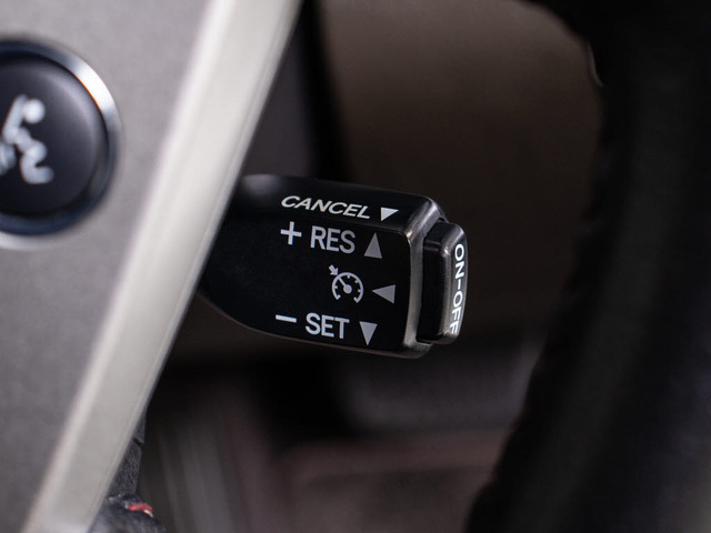 �I�[�g�N���[�Y�R���g���[��