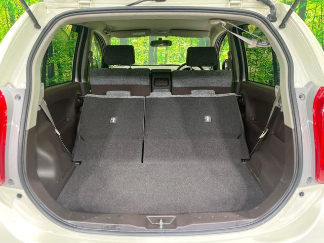 ���i�̂���������ʋ΁A���}���ɏ\���ȉ׎��X�y�[�X���m�ۂ��Ă���܂��B�Z�J���h�V�[�g��|���ƁA�傫�ȉו��̐ύڂ��\�ł���