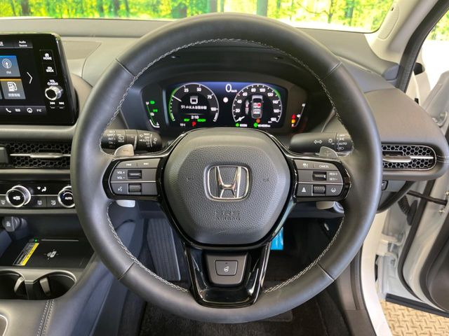 �y�z���_�Z���V���O�z���s���ɑO���̎ԗ�����F�����A�Փ˂������Ȏ��͌x��ƃu���[�L�ŏՓˉ���Ɣ�Q�y�����A�V�X�g�B�����S�Ƀh���C�u�����y���݂��������܂��B