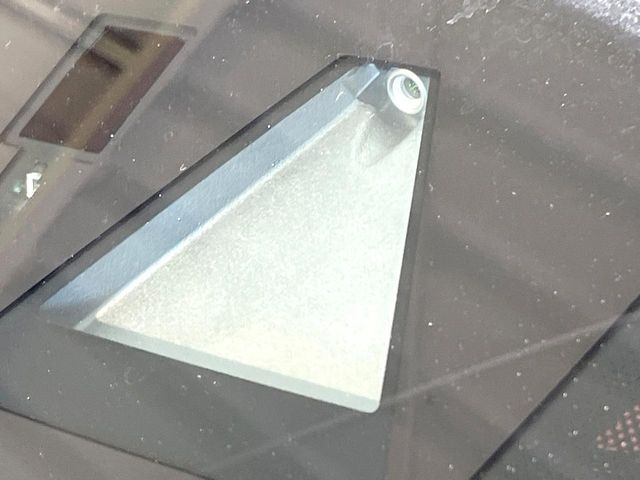 �y�X�}�[�g�u���[�L�T�|�[�g�z���s���ɑO���̎ԗ�����F�����A�Փ˂������Ȏ��͌x��ƃu���[�L�ŏՓˉ���Ɣ�Q�y�����A�V�X�g�B�����S�Ƀh���C�u�����y���݂��������܂��B