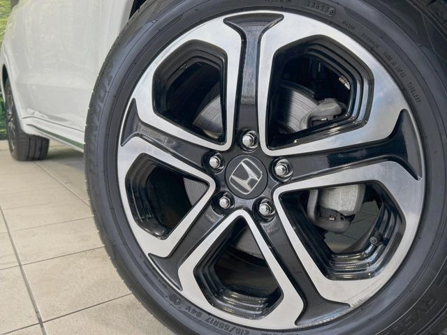 �y����18�C���`�A���~�z�C�[���z�O�ςɃ}�b�`���������A���~�z�C�[���𑕒����Ă���܂��B�e��ЊO�A���~�z�C�[����A�X�^�b�h���X�^�C�����戵�����Ă���܂��B���񂲑��k����������