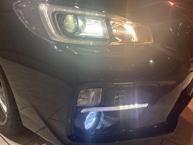 �yLED�w�b�h���C�g�z���V����ԑ��s�����ǍD�Ȏ��E���m�ۂ����S���ĉ^�]�ł��鍂�P�xLED�w�b�h���C�g�𑕔�!�_�����x�������A����d�͂��}�����Ă��܂��B