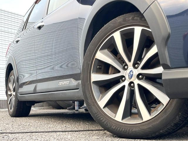 �y�����A���~�z�C�[���z�O�ςɃ}�b�`���������A���~�z�C�[���𑕒����Ă���܂��B�e��ЊO�A���~�z�C�[����A�X�^�b�h���X�^�C�����戵�����Ă���܂��B���񂲑��k����������