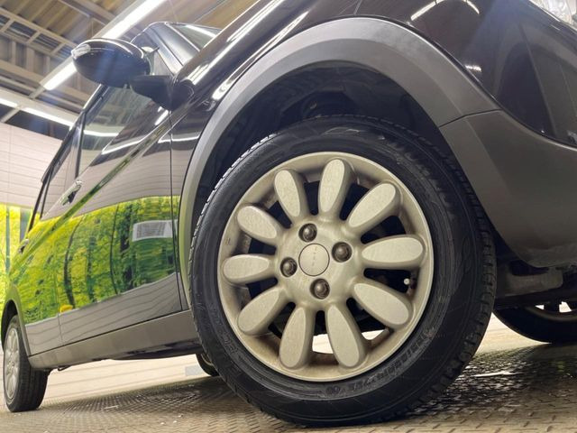 �y����14�C���`�A���~�z�C�[���z�O�ςɃ}�b�`���������A���~�z�C�[���𑕒����Ă���܂��B�e��ЊO�A���~�z�C�[����A�X�^�b�h���X�^�C�����戵�����Ă���܂��B���񂲑��k����������