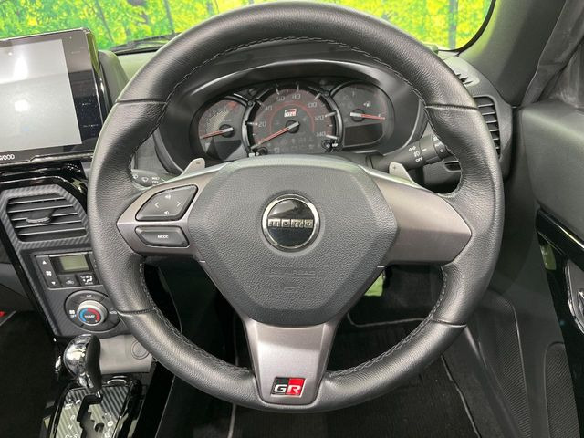 �y�����v�����X�e�A�����O�z�㎿�Ȋv���g�p���邱�ƂŁA��ɂ����������݂ƂĂ��^�]���₷���n���h���ł���