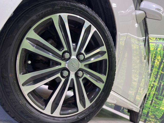 �y����15�C���`�A���~�z�C�[���z�O�ςɃ}�b�`���������A���~�z�C�[���𑕒����Ă���܂��B�e��ЊO�A���~�z�C�[����A�X�^�b�h���X�^�C�����戵�����Ă���܂��B���񂲑��k����������