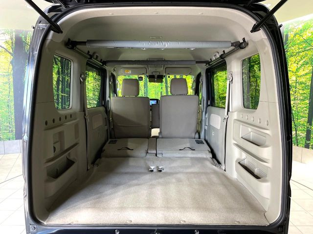 ���i�̂���������ʋ΁A���}���ɏ\���ȉ׎��X�y�[�X���m�ۂ��Ă���܂��B�Z�J���h�V�[�g��|���ƁA�傫�ȉו��̐ύڂ��\�ł���