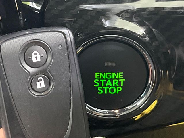 �y�X�}�[�g�L�[�z�J�o����|�P�b�g�ɓ��ꂽ�܂܂ł��h�A�̎{���E�������\�ȃX�}�[�g�L�[�𑕔��B�G���W���̃I���E�I�t�����J�M�����o���K�v����������Ƃ��Ă��֗��ł���