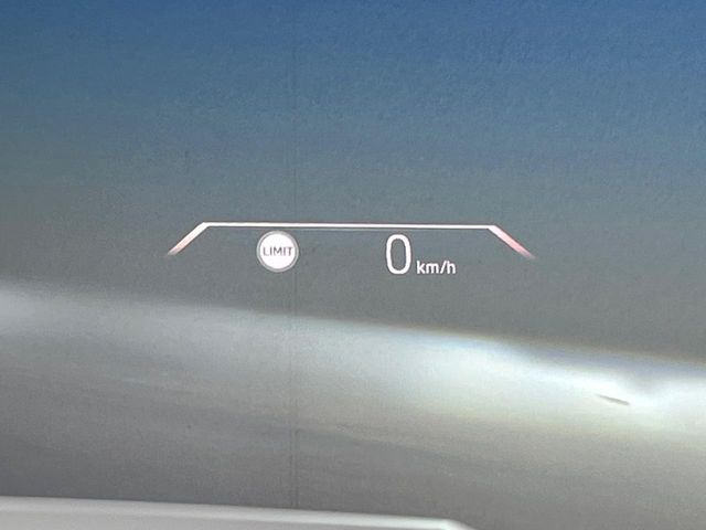 ���w�b�h�A�b�v�f�B�X�v���C:���݂̑��x�⑖�s�����f�W�^���\���ŉ^�]�ȑO���̃K���X�ɓ��e!�^�]���A���������炳���K�v�ȏ����m�F�ł���̂łƂ��Ă��֗��ň��S!