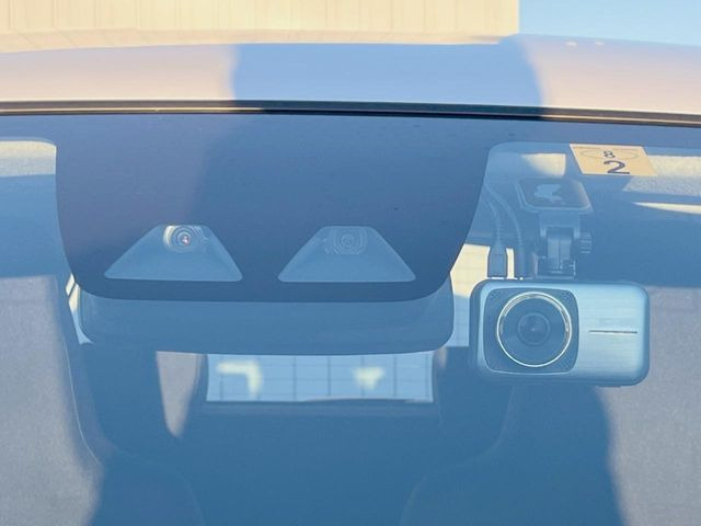 �y�v���N���b�V���Z�[�t�e�B�z�O���̎ԗ��������m���A�Փ˂������Ȏ��͌x��Œ��ӂ𑣂��A�u���[�L�𓥂ޗ͂��T�|�[�g�B�u���[�L�𓥂߂Ȃ������ꍇ�͏Փ˔�Q�y���u���[�L���쓮�A�Փˉ�����T�|�[�g���܂��B