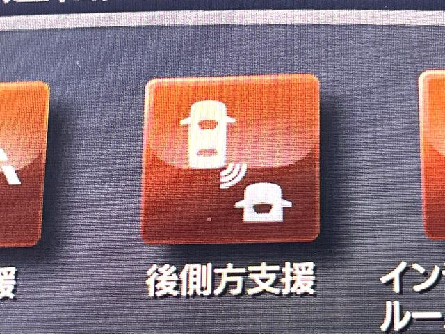 �y������p���m�z���s���A�h�A�~���[�̎��p�ɂȂ�₷���ӏ��Ɍ㑱�Ԃ��ڋ߂���ƃT�C�h�~���[�t�߂Ɍx����\���A�h���C�o�[�ɒ��ӊ��N�����Ă���܂��B