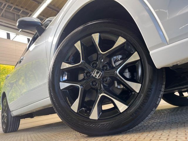 �y����18�C���`�A���~�z�C�[���z�O�ςɃ}�b�`���������A���~�z�C�[���𑕒����Ă���܂��B�e��ЊO�A���~�z�C�[����A�X�^�b�h���X�^�C�����戵�����Ă���܂��B���񂲑��k����������