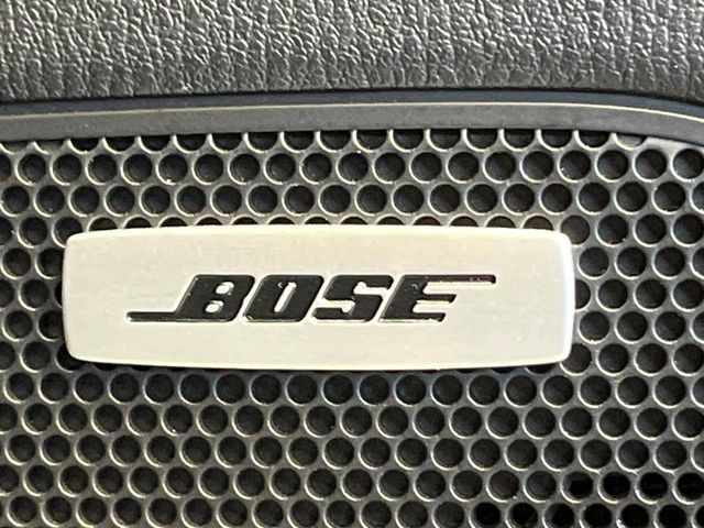 �yBOSE�T�E���h�V�X�e���z���[�J�[�I�v�V�����̍��i�ʃT�E���h�V�X�e���𓋍ځB��p�̃`���[�j���O���{���ꂽ�召�l�X�ȃX�s�[�J�[����ǎ��ȃT�E���h���t�ł��A�Տꊴ���ӂ�鉹����Ԃ����o���܂��B