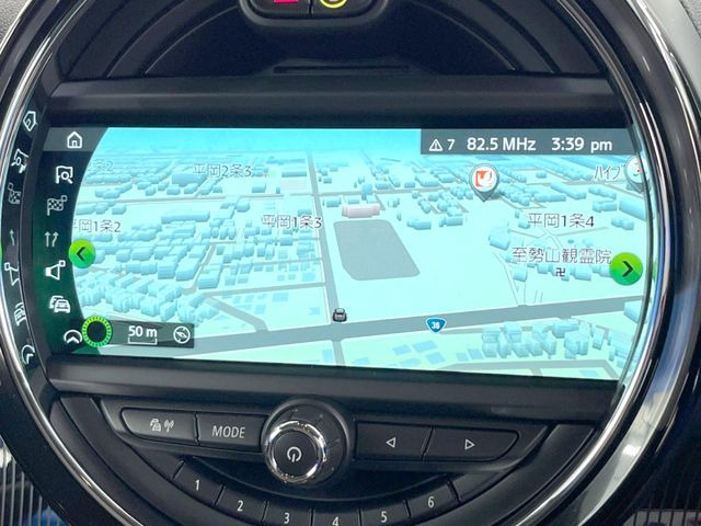 �������i�r:��̊��̂���i�r�́A����������ԓ������o���Ă���܂��BBluetooth�Đ��ȂǃI�[�f�B�I�@�\���[�����Ă���܂��̂ŁA�^�]�����y���߂܂���